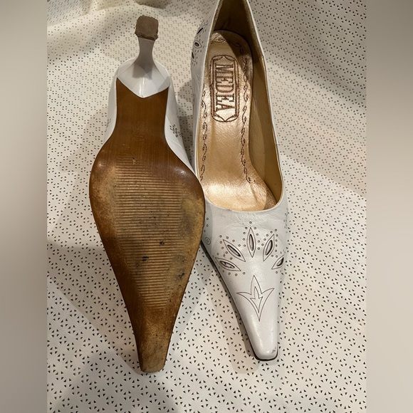 SALE!!!!!Medea Beautiful Shoes - Picture 6 of 8